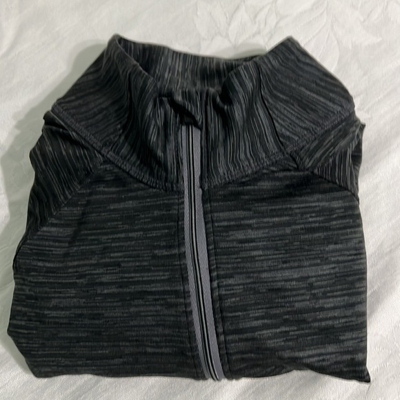 Athleta 1/2 zip running wild exercise jacket top with thumbholes size Medium - Picture 12 of 12
